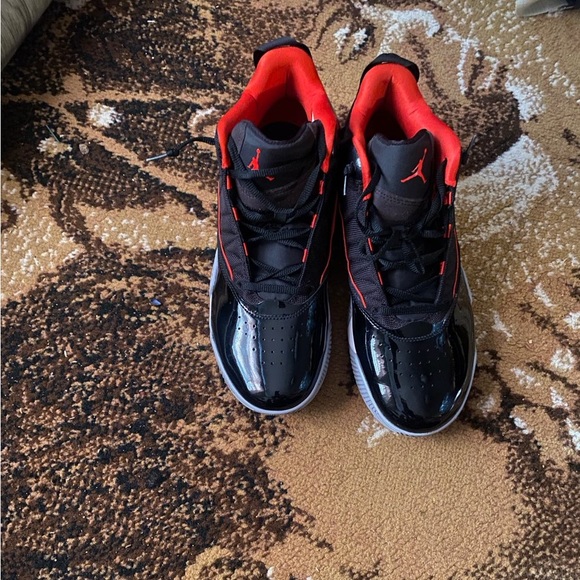 Jordan Stay Loyal - Picture 3 of 3